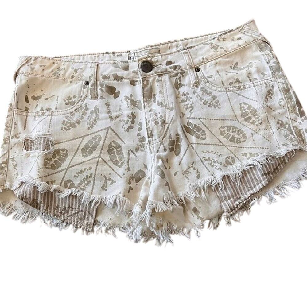 #169 Free People size 28 shorts